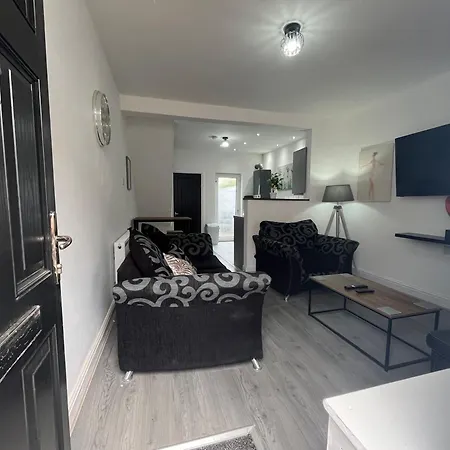 Stefanos 3 Bedroom House Sleeps 10-3